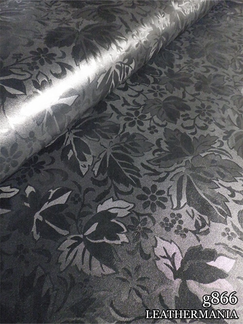 【半裁】牛クロム革 / 植物柄型押し / 1.1mm (ブラック)