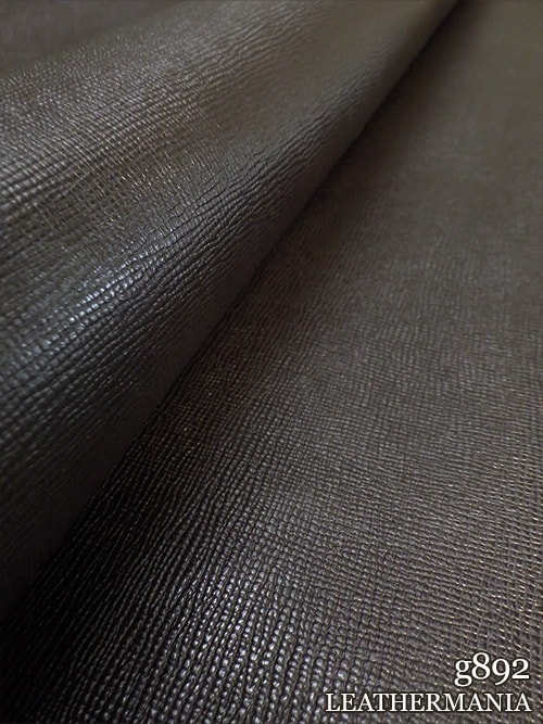 【半裁】牛クロム革 / 角シボ型押し / 1.6mm (ダークチョコ)