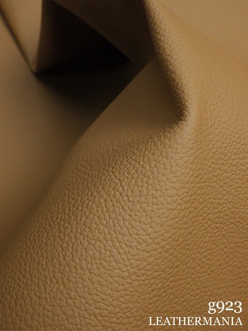 【半裁ハーフ】牛クロム革 / シボ型押し / 1.1mm (キャメル)