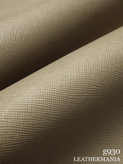 【半裁】牛クロム革 / 角シボ型押し / 1.5mm (グレージュ)