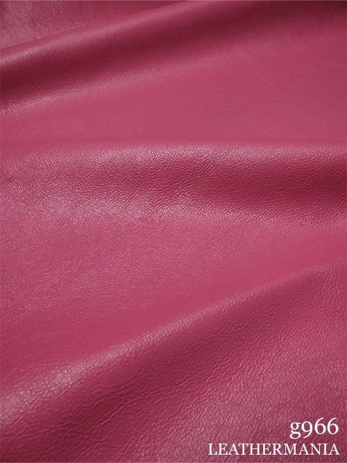 【半裁】牛クロム革 / シュリンク / 1.0mm (ディープピンク)