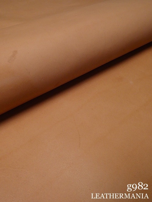 【半裁】牛クロム革 / 素上げ調 / 1.3mm (ライトオレンジ)