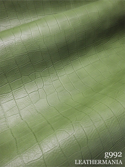 【半裁】牛クロム革 / ワニ型押し / 1.2mm (ライトグリーン)