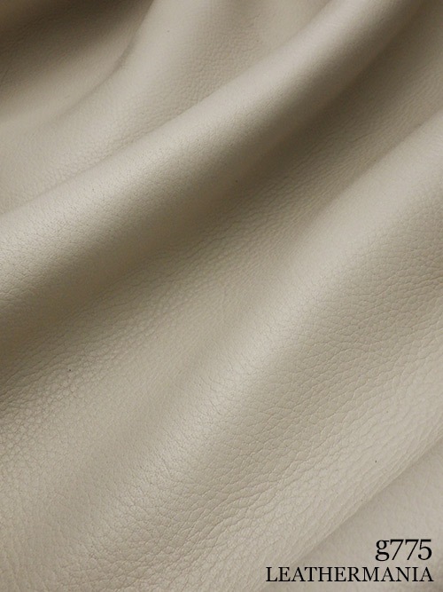 【半裁】牛クロム革 / シュリンク / 1.6mm (オフホワイト)