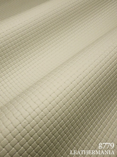 【半裁】牛クロム革 / メッシュ型押し / 2.0mm (アイボリー)