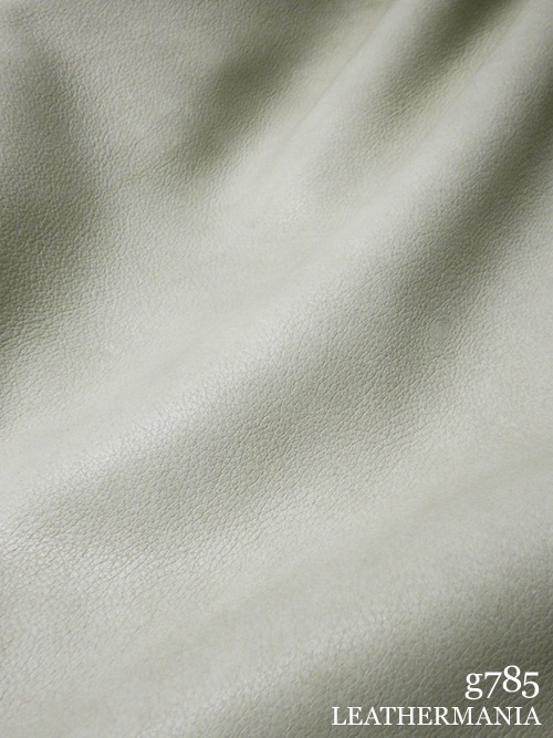 【半裁】牛クロム革 / 素上げ調 / 1.5mm (オフホワイト)