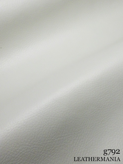 【半裁】牛クロム革 / シボ型押し / 1.3mm (ホワイト)