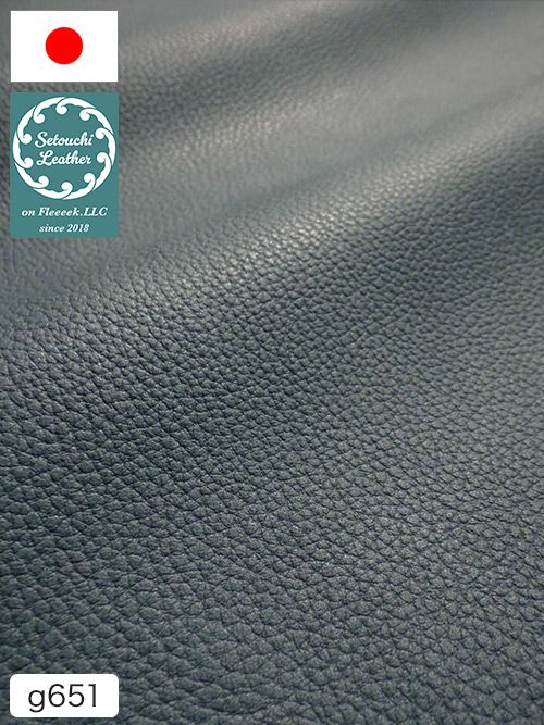 【半裁】牛クロム革 / 瀬戸内レザー / シボ型押し / 0.8mm (サックスブルー) [50%OFF]