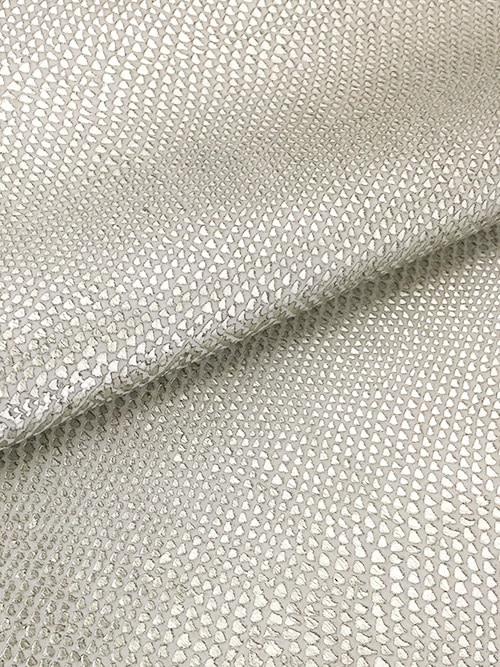 半裁　牛革　シルバー　メタリック　シュリンクレザークラフト [ Sparkle &frasl; スパークル ] 箔押しエンボスレザー シルバー(SP-900)（40ds） | and leather  初心者～中級者のための革素材・レザークラフト用品のお店 powered by BASE