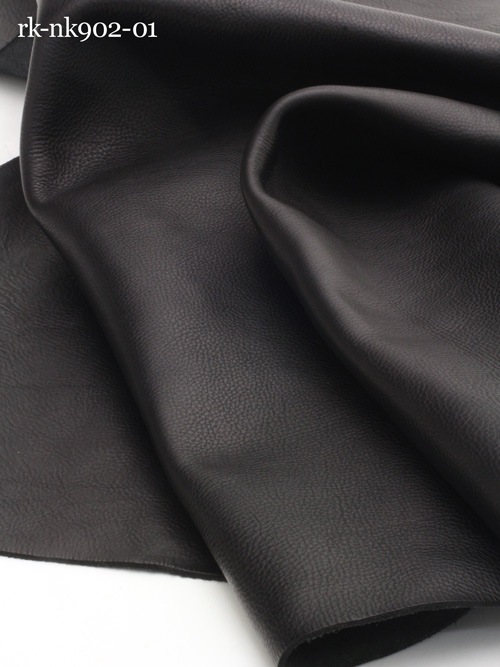 レザークラフト皮革の【切り革】牛タンニン革 / Bretagna / アリゾナ (黒)