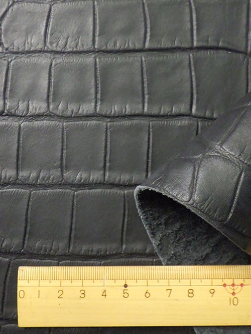 レザークラフト皮革の【半裁ハーフ】牛クロム革 / 姫路レザー / ワニ型