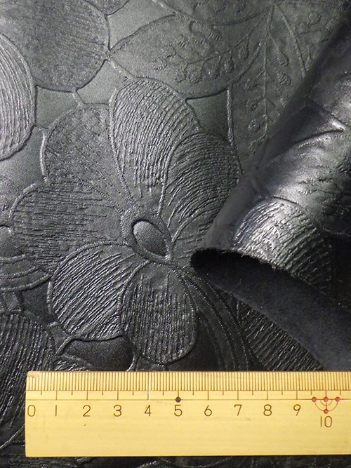 レザークラフト皮革の【半裁】牛クロム革 / 姫路レザー / 花柄型押し