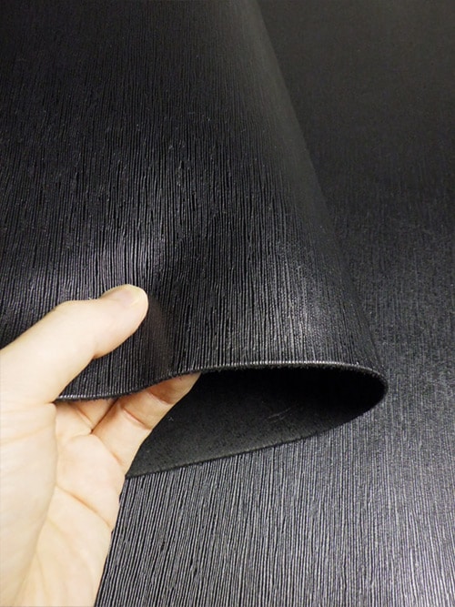 美品 フォールドオーバー クロスボディ 牛革 シボ革 シュリンクレザー 黒 未使用級 フォールドオーバー クロスボディ 牛革 シボ革