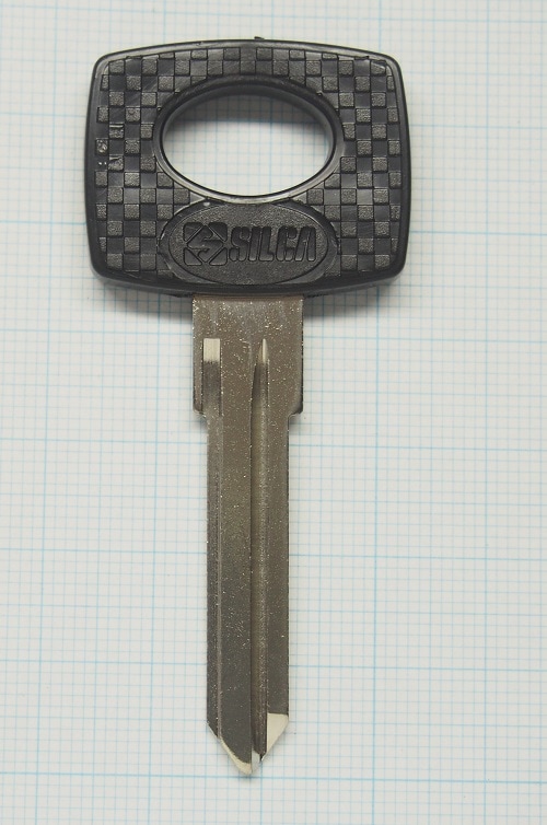 HU22P-SILCA MERCEDES BENZ ブランクキー スペアキー作成 合鍵作成