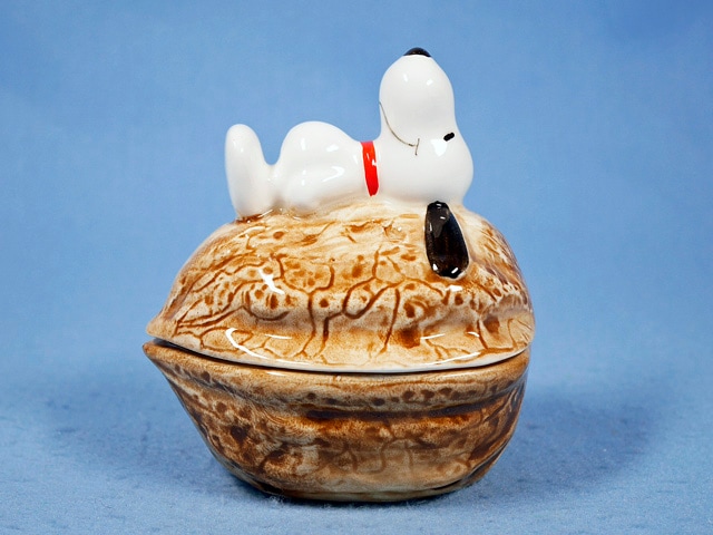 ビンテージ '70s スヌーピー Walnut trinket box ビンテージ Determined '70s スヌーピー Walnut trinket box