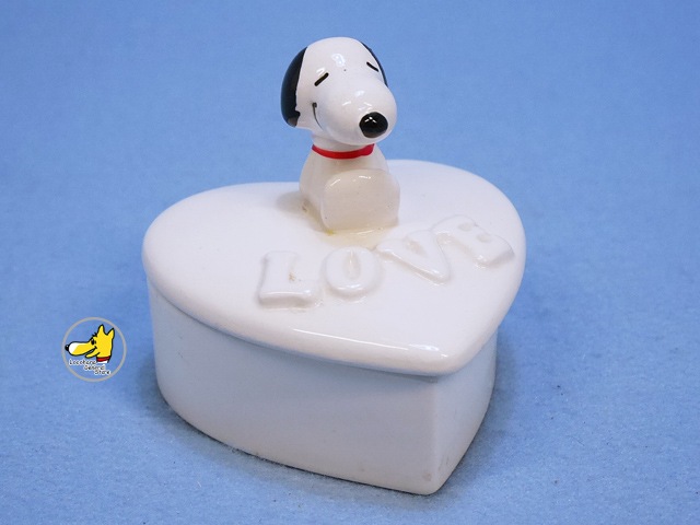 ヴィンテージスヌーピー Determined 陶器製クルミのトリンケットボックス ヴィンテージスヌーピー Determined 陶器製クルミのトリンケット