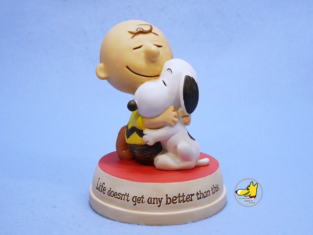 【美品】Hallmark PEANUTS スヌーピー フィギュア Hallmark スヌーピー フィギュア Snoopy & Charlie brown ハグ