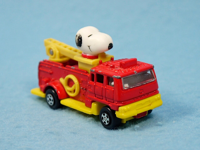 スヌーピー 消防車 AVIVA ミニカー スヌーピー 消防車 AVIVA ミニカー