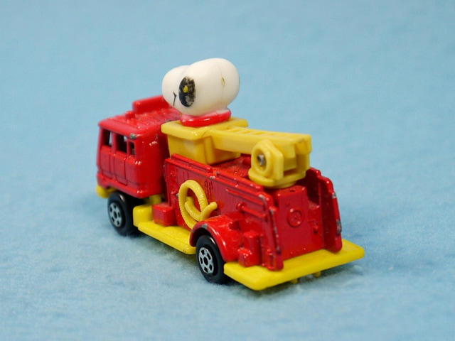 スヌーピー 消防車 AVIVA ミニカー ビンテージ Aviva 1970～80's スヌーピー Mini Diecast ミニダイ