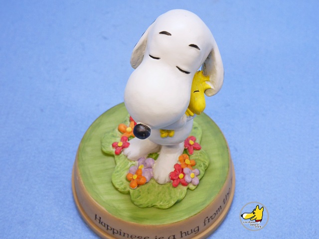 Hallmark スヌーピー フィギュア Snoopy & Woodstock ハグ