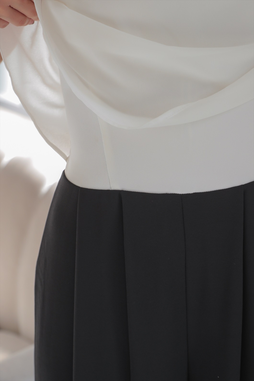 �饦��ɥͥå��ӥ��塼�Х����顼�����륤����R97097WH