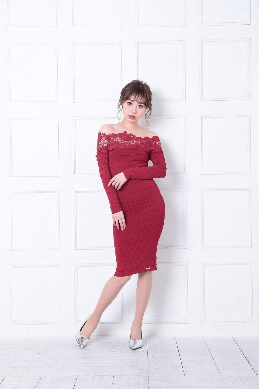 Lipsy 新作 花柄刺繍 オフショルで色気up 薄手ニットワンピース 袖あり カジュアル Red L651r パーティードレス ワンピースの通販classy And Fabulous