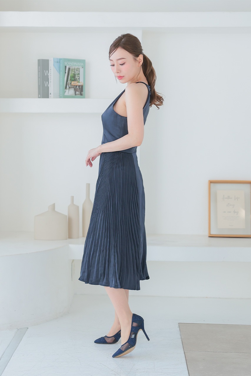 インザスタイル ミディドレス レディース In The Style x Yasmin Devonport exclusive satin cut out ruched bust detail maxi dress in black エイソス ASOS ブ インザスタイル ミディドレス レディース In The Style wrap shirt