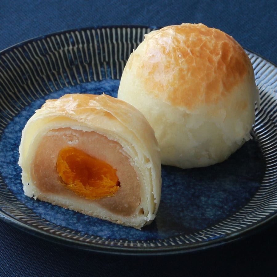 【中秋月餅(アヒルの塩漬け卵入)｜期間･数量限定】蛋黄酥 白餡（ﾀﾝﾌｧﾝｽ ｼﾛｱﾝ）