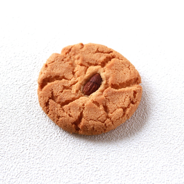 あかいくつバス缶入り　杏仁酥（アンニンス）　7枚入