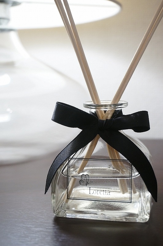 ガラス用イニシャルアルファベットフラワーブラック A4