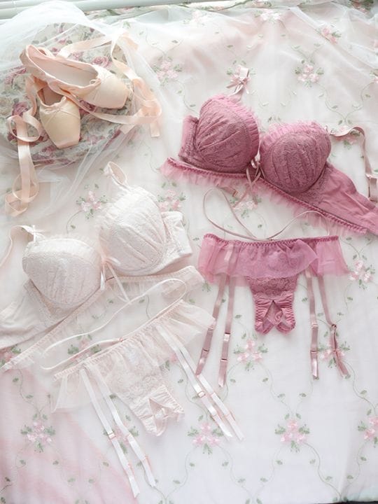 GHIカップ/Fully's ブラ＆ガーター付きオープンクロッチTバックセット