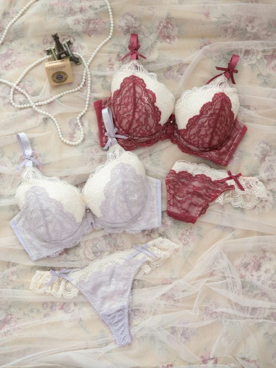 GHIカップ/Charlotte Figブラ＆Tバックセット