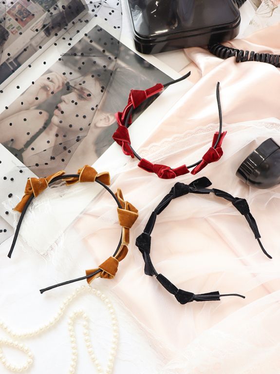 リボンタイカチューシャ