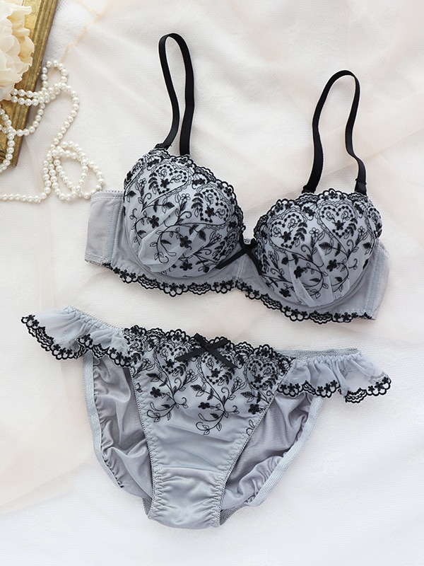 ノスタルジックハート ブラセット｜かわいい下着・ランジェリーの通販