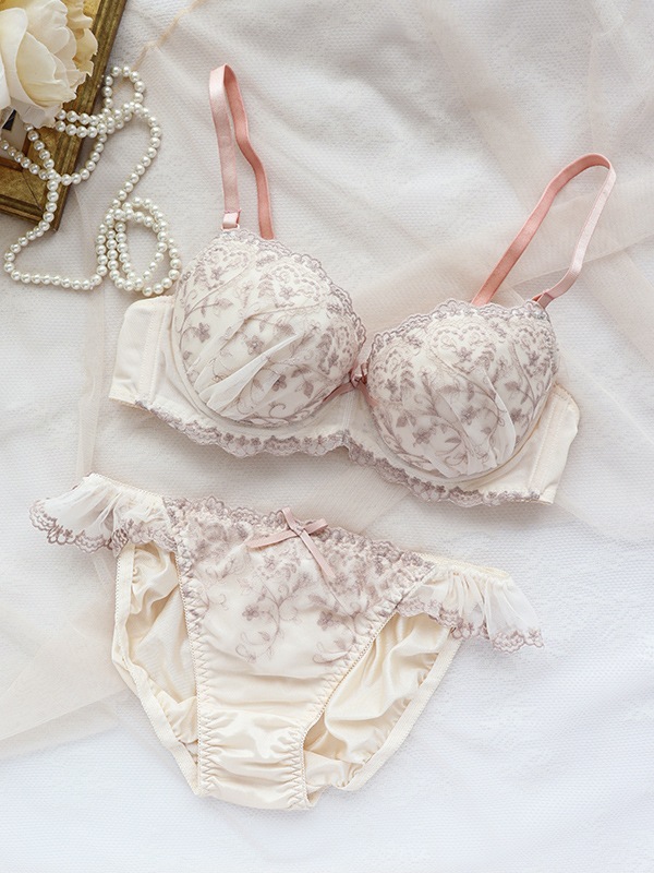 ノスタルジックハート ブラセット｜かわいい下着・ランジェリーの通販