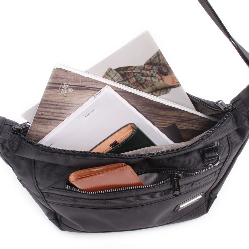 新色カーキ追加 【AVIREX】　ショルダーバッグ 抗菌・防臭加工シリーズ　AX2052