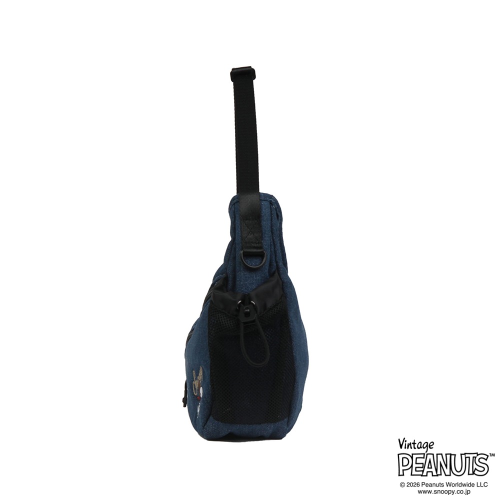【OUTDOOR PRODUCTS】<br>PEANUTSコレクション スヌーピー 2Wayムーン型ショルダーバッグ ODB037