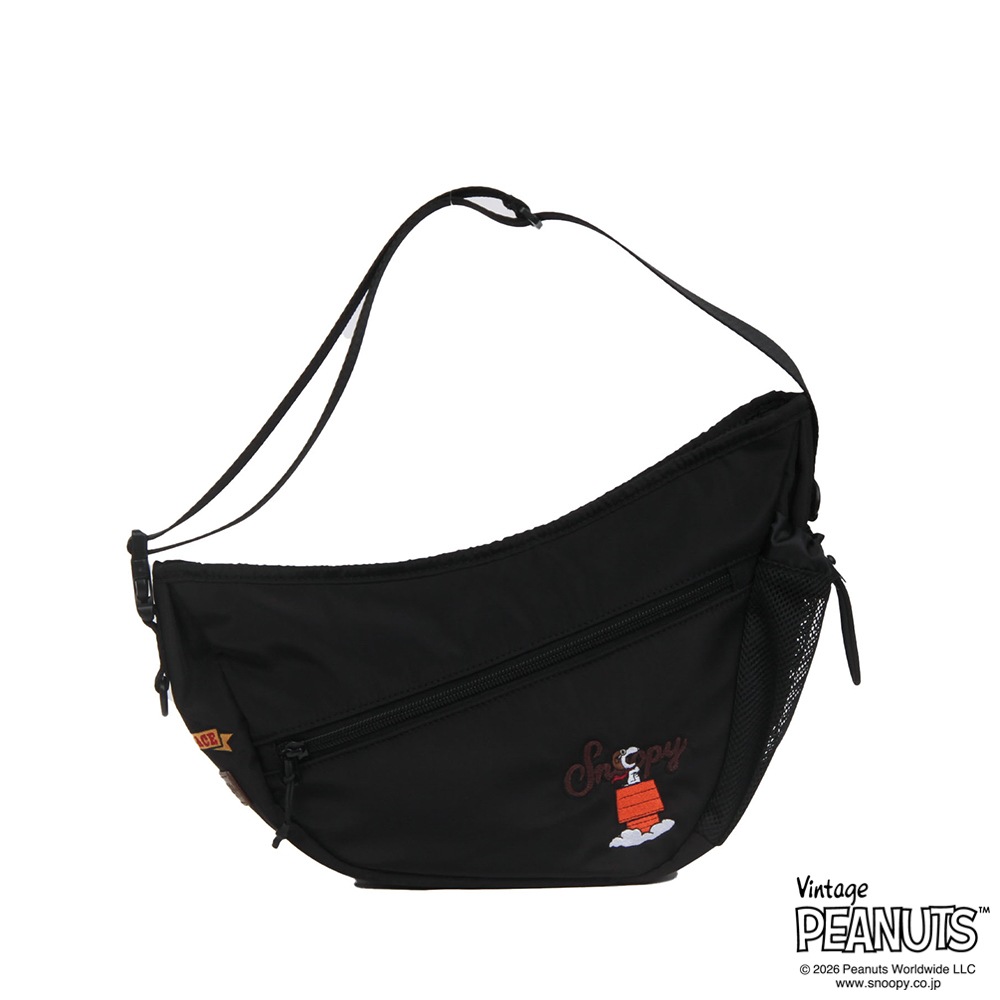 【OUTDOOR PRODUCTS】<br>PEANUTSコレクション スヌーピー 2Wayムーン型ショルダーバッグ ODB037