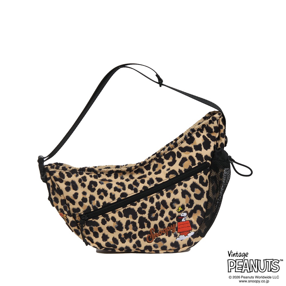 【OUTDOOR PRODUCTS】<br>PEANUTSコレクション スヌーピー 2Wayムーン型ショルダーバッグ ODB037