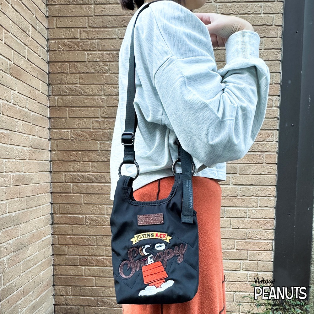 【OUTDOOR PRODUCTS】<br>PEANUTSコレクション スヌーピー ミニショルダーバッグ ODB039