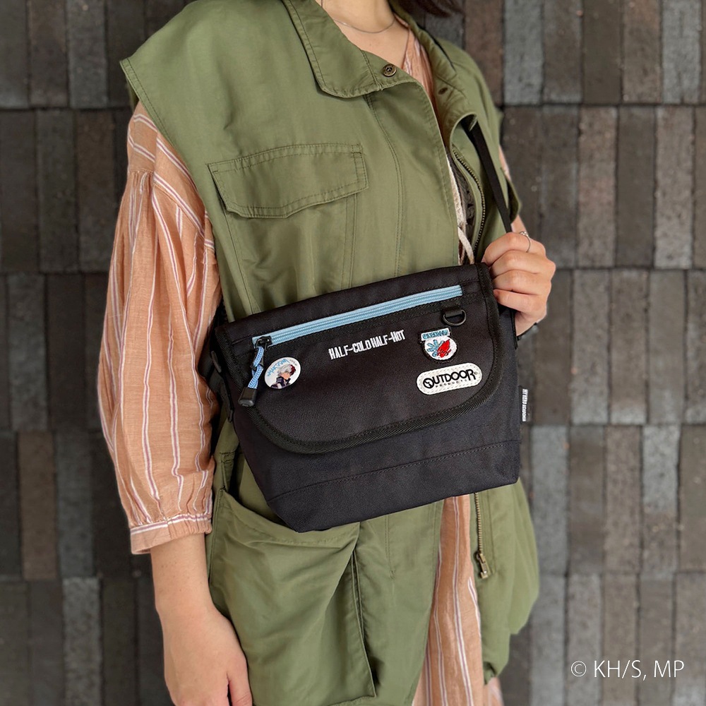 【僕のヒーローアカデミア×OUTDOOR PRODUCTS】<br>缶バッチ付きフラップショルダー ODHA02