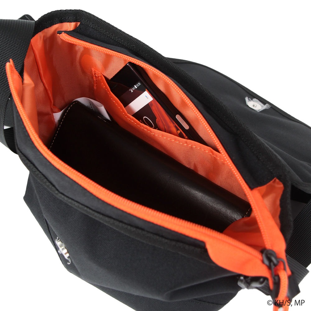 【僕のヒーローアカデミア×OUTDOOR PRODUCTS】<br>缶バッチ付きフラップショルダー ODHA02