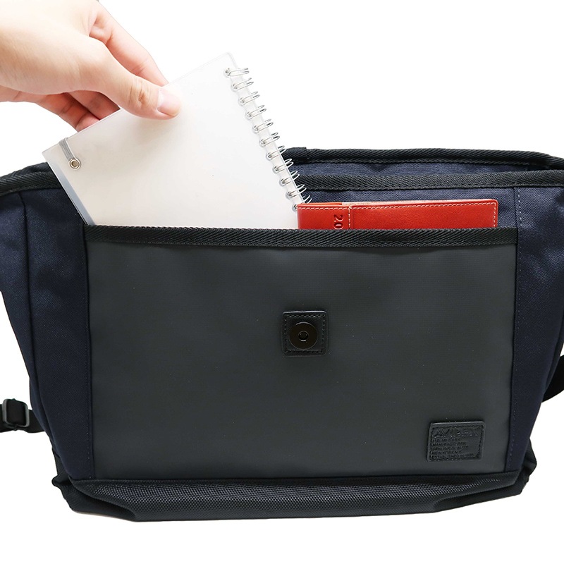 【AVIREX】フラップショルダーバッグAVX592