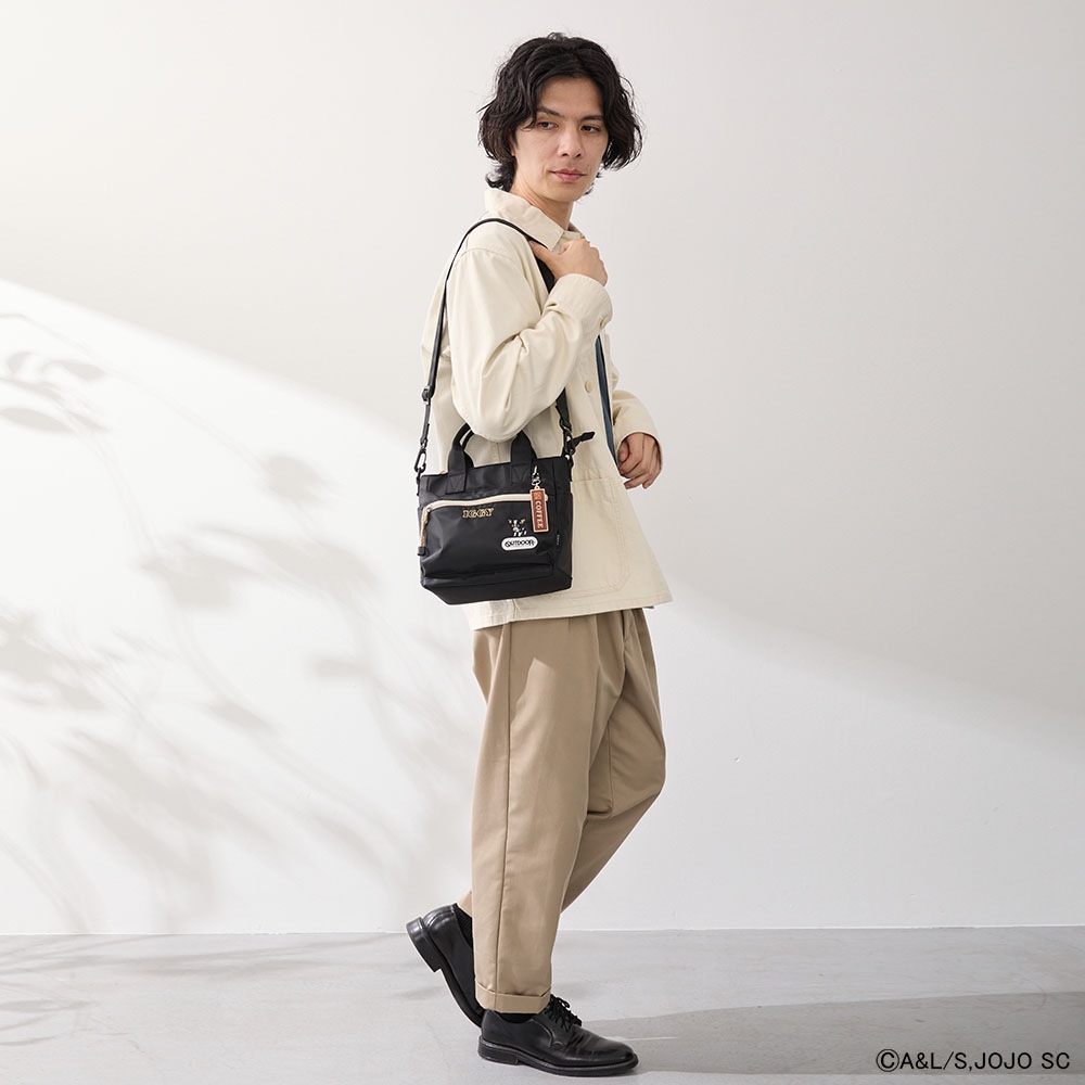 【アニメ『ジョジョの奇妙な冒険 スターダストクルセイダース』OUTDOOR PRODUCTS】 <br>イギーモチーフ2WAYショルダー ODJO02