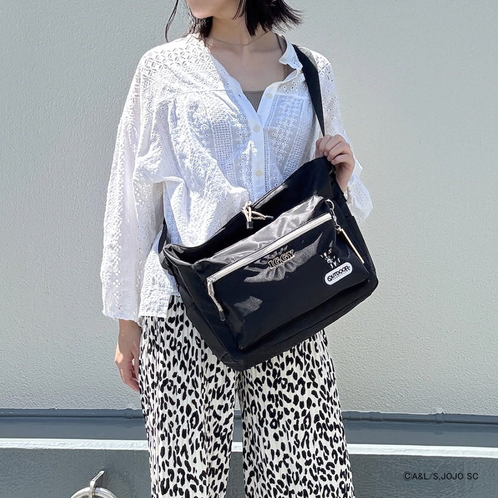 【アニメ『ジョジョの奇妙な冒険 スターダストクルセイダース』OUTDOOR PRODUCTS】 <br>イギーモチーフショルダー ODJO03