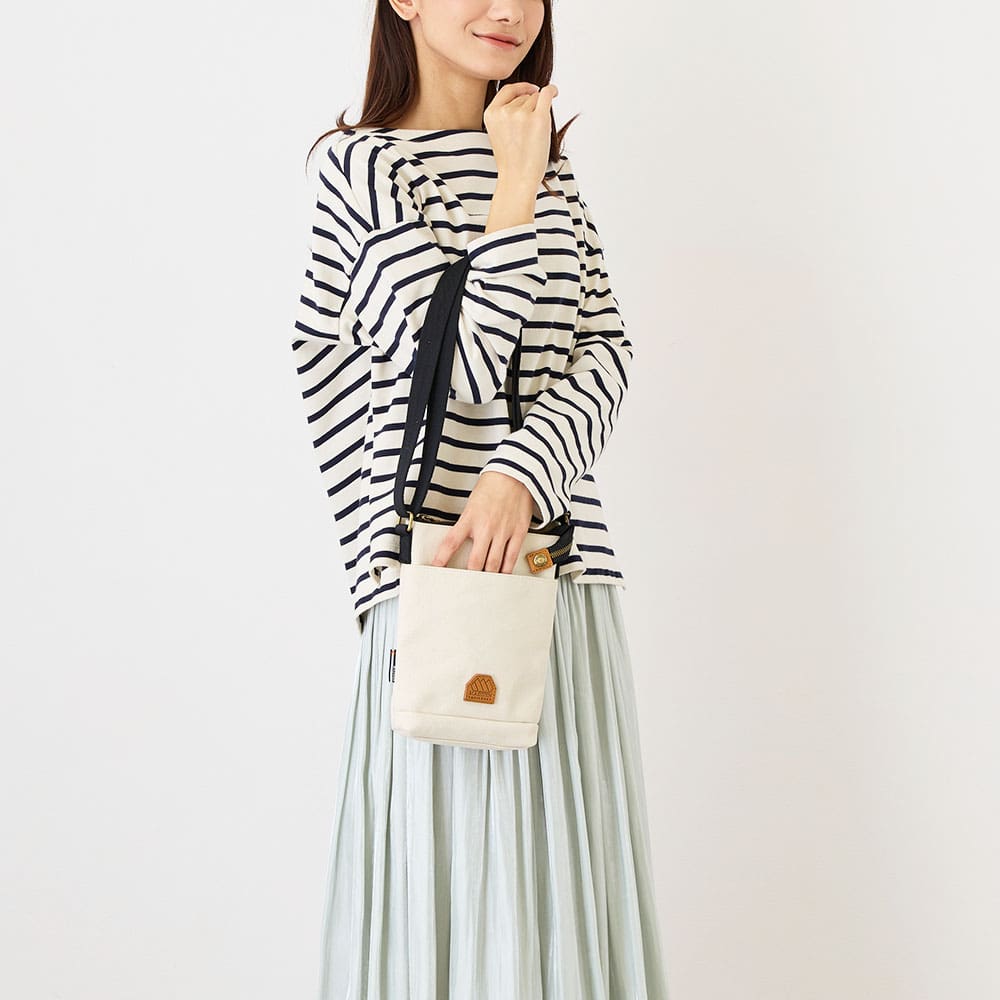 【MADDEN EQUIPMENT】<br>ミニショルダーバッグ EQHY02