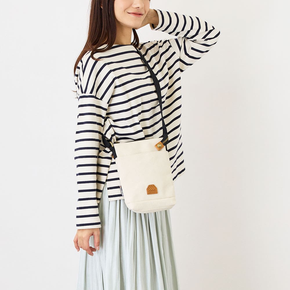 【MADDEN EQUIPMENT】<br>ミニショルダーバッグ EQHY02