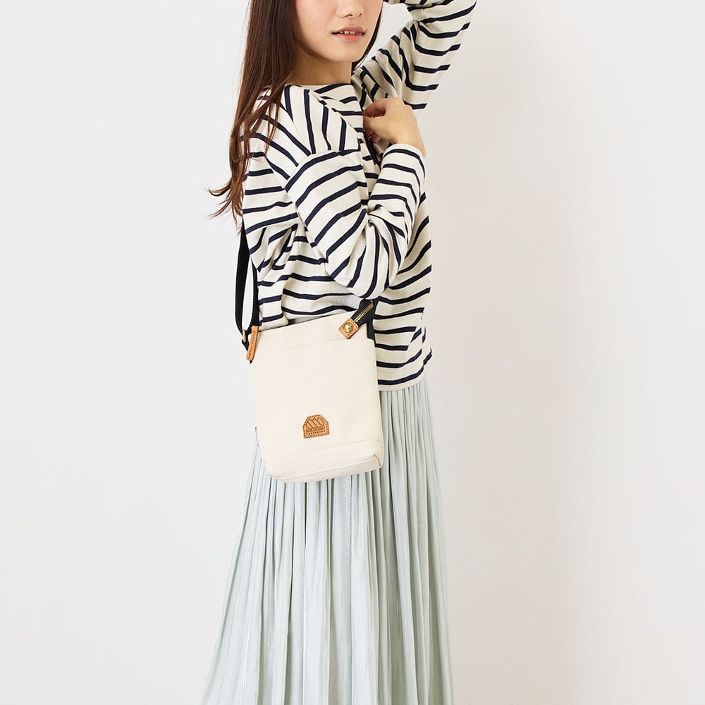 【MADDEN EQUIPMENT】<br>ミニショルダーバッグ EQHY02