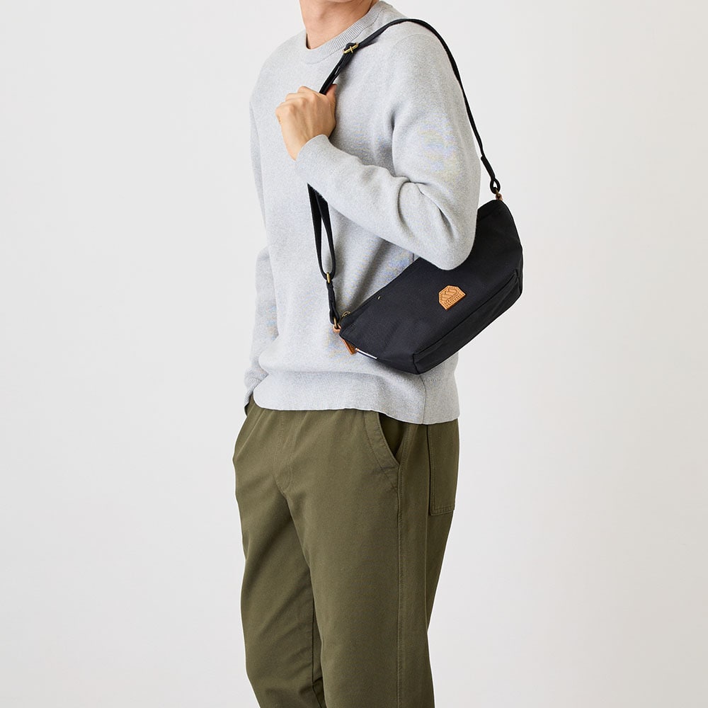 【MADDEN EQUIPMENT】<br>クロスボディバッグ EQHY03