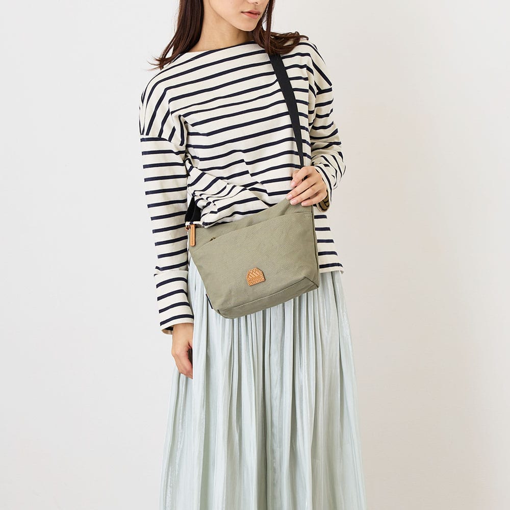 【MADDEN EQUIPMENT】<br>ショルダーバッグ EQHY04